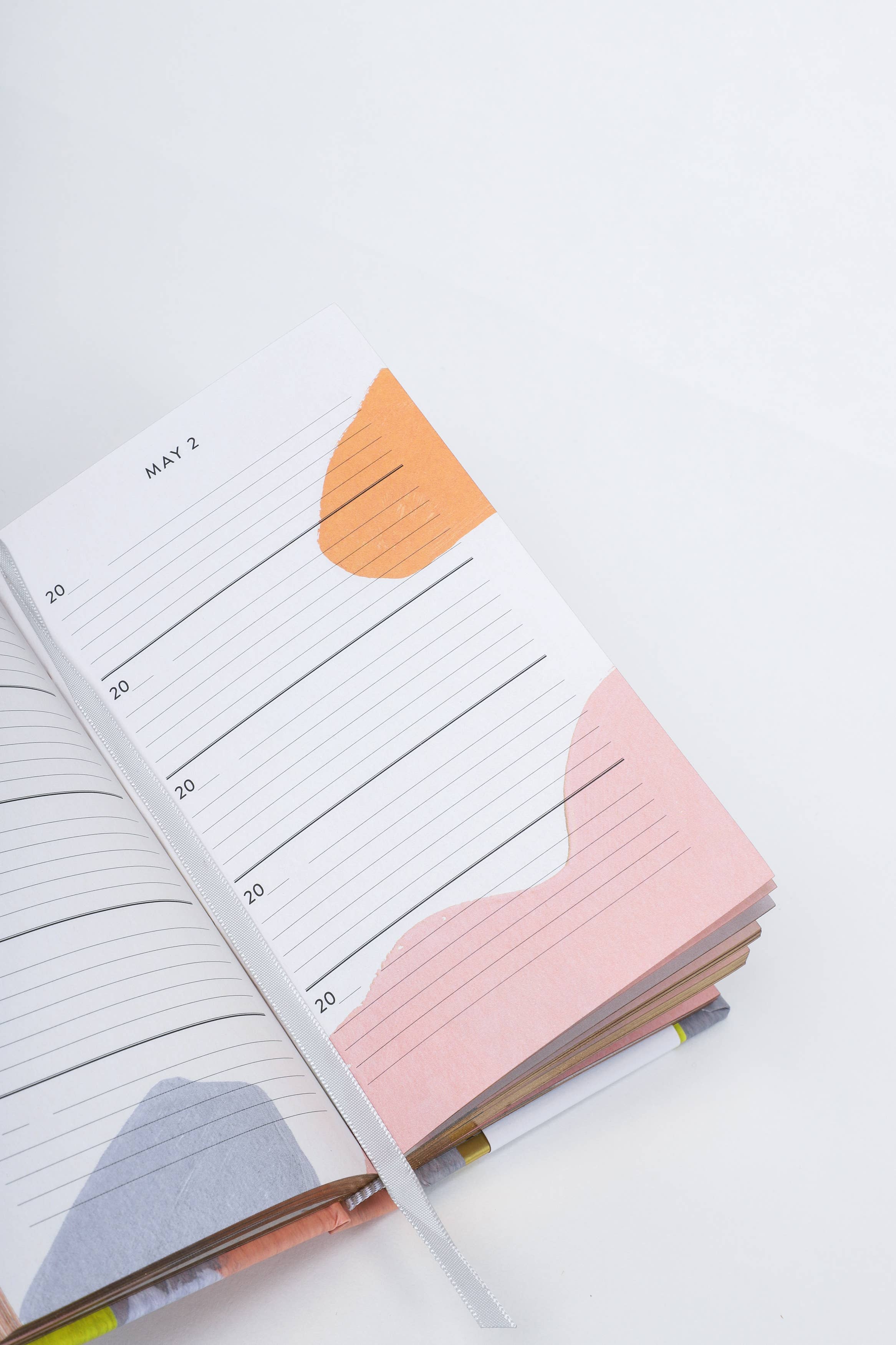 Chronicle Books - Modern One Line a Day