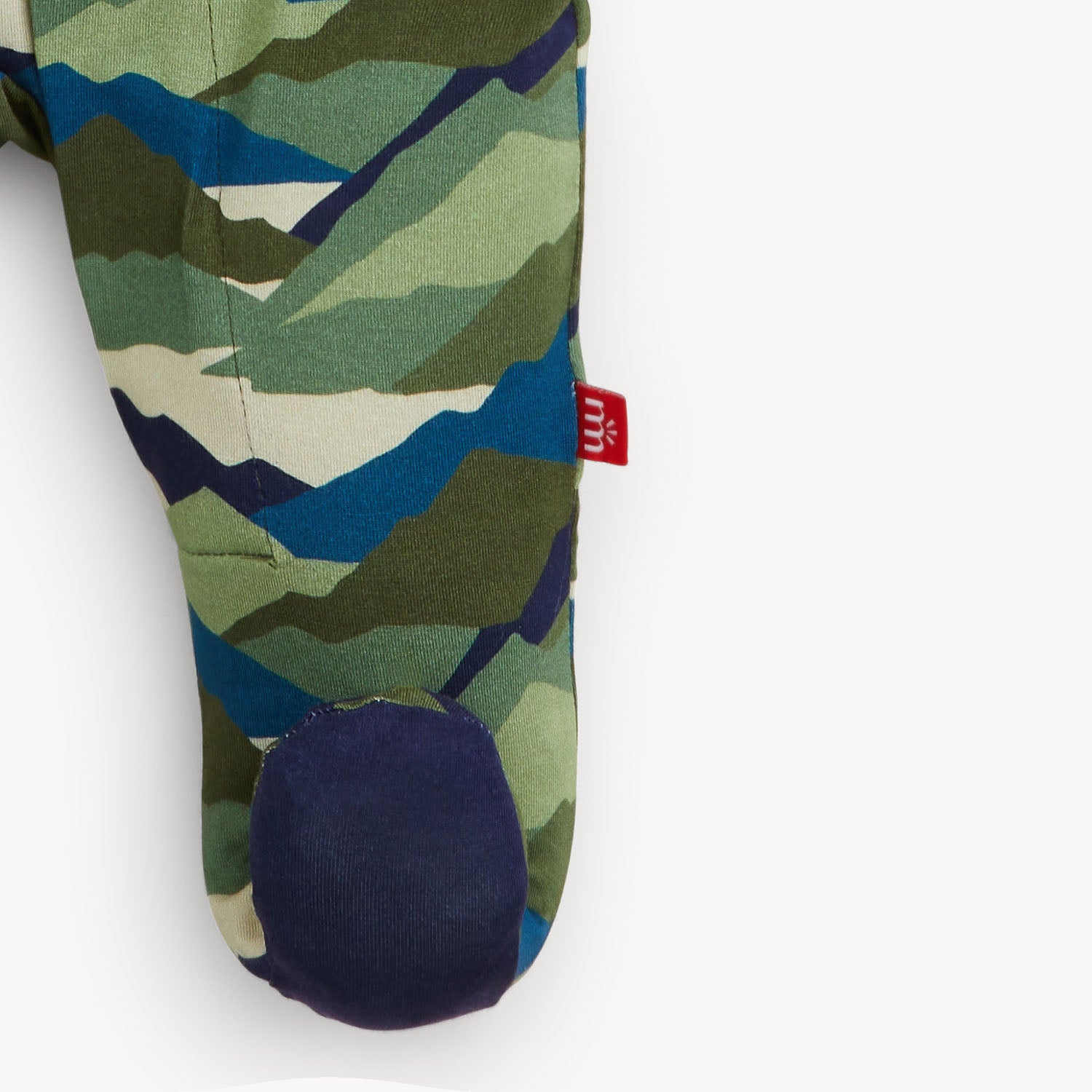 Camo Peak Modal Magnetic Footie